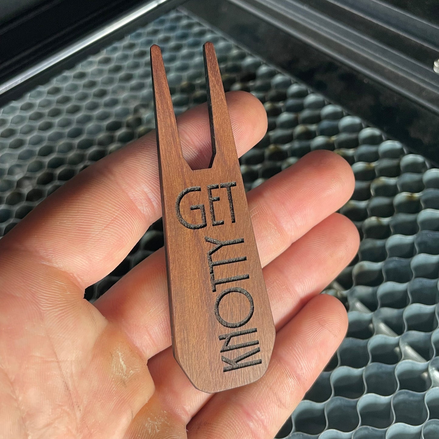GET KNOTTY DIVOT TOOL